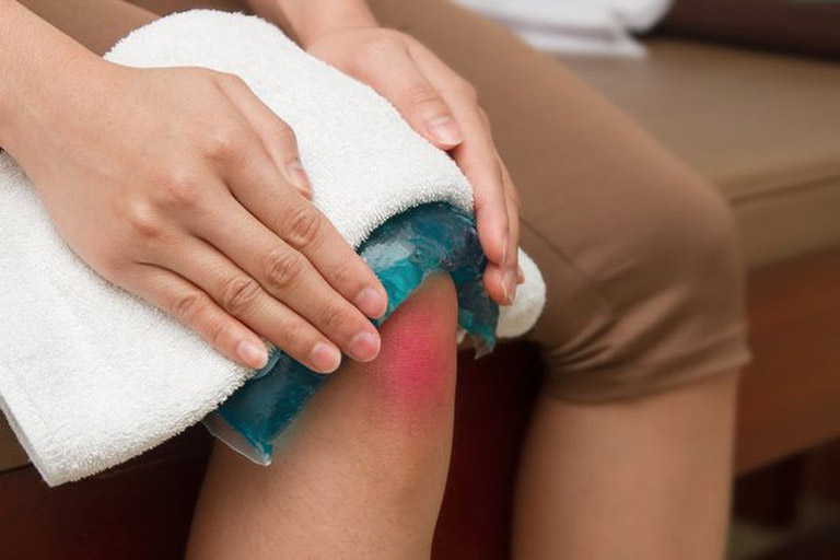 Bị gout có nên xoa dầu không?